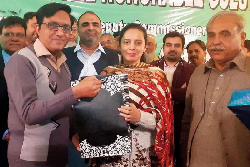اوکاڑہ: سابق ڈپٹی کمشنر مریم خان کے اعزاز میں الوداعی تقریب ..