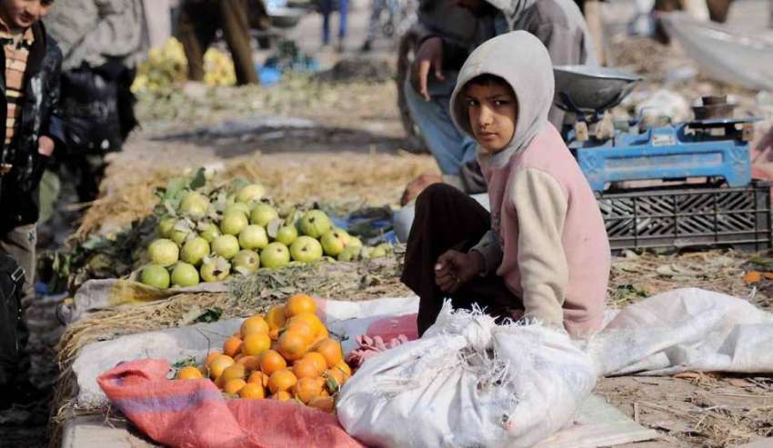 اسلام آباد: ملک کا معمار دو وقت کی روٹی کمانے کے لیے کھنہ ..