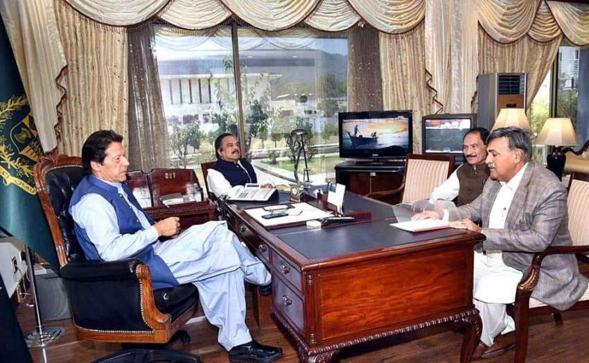اسلام آباد: وزیر اعظم عمران خان سے ایم این اے محمد اسلم بھوتانی ..