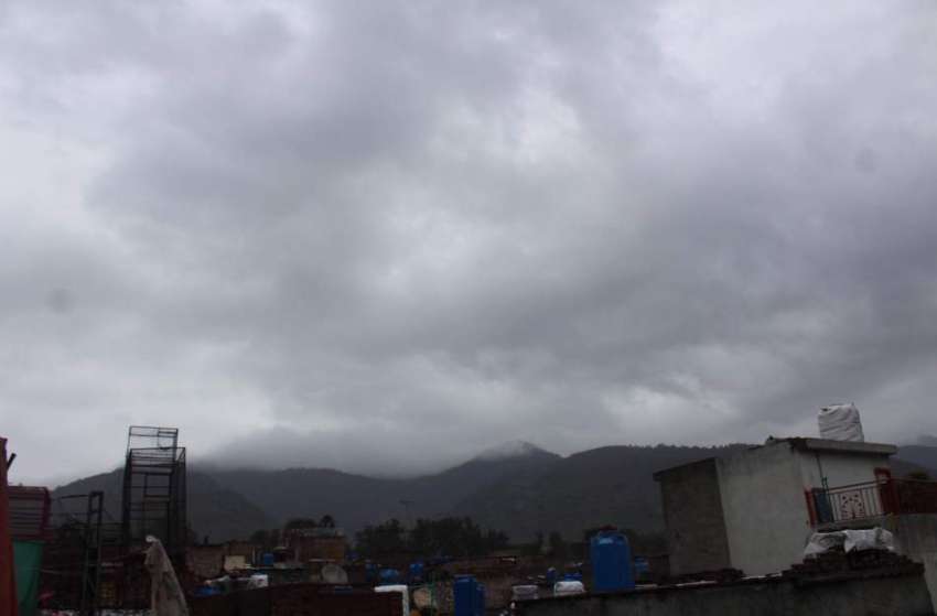 اسلام آباد: وفاقی دارالحکومت میں آسمان پر چھائے گہرے بادلوں ..