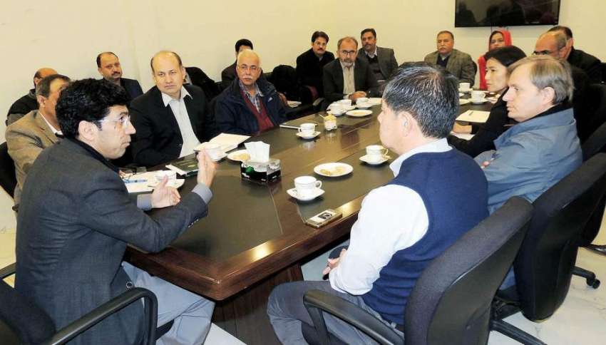 پشاور:خیبر پختونخوا کے وزیر بلدیات شہرام خان ترکئی سے ایشیائی ..