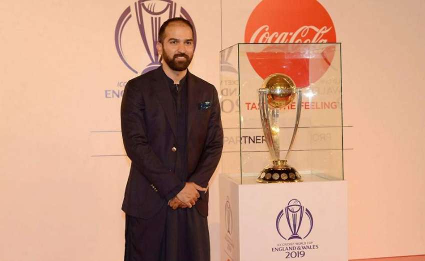لاہور: آئی سی سی کرکٹ ورلڈ کپ2019ء کی ٹرافی کی مقامی ہوٹل میں ..
