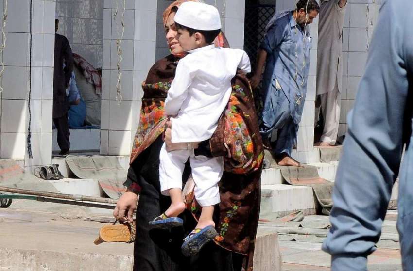 راولپنڈی: قدیمی جامع مسجد میں جمعةالوداع کی ادائیگی کے لیے ..