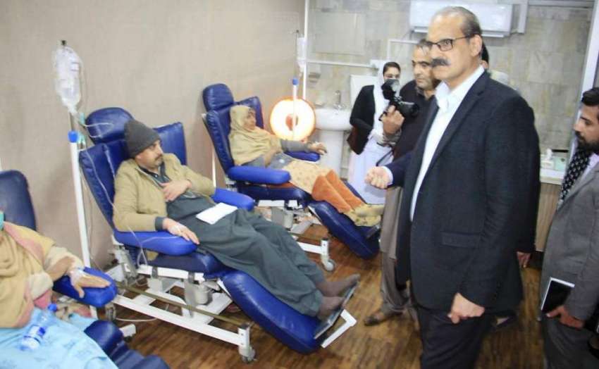 اسلام آباد: وفاقی وزیر صحت عامر محمو کیانی پمز میں مریضوں ..