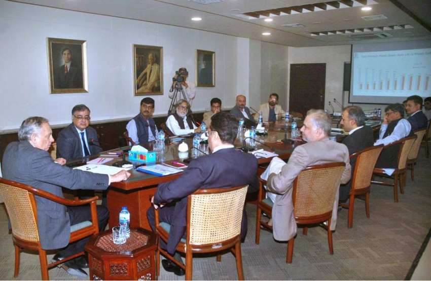 کراچی: وزیر اعظم کے مشیر برائے تجارت ، ٹیکسٹائل ، صنعت و ..