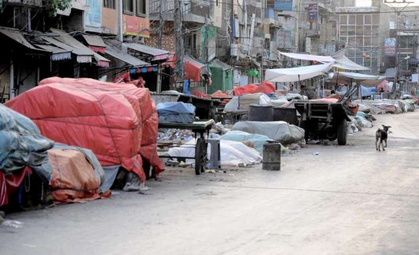راولپنڈی: نمک منڈی روڈ پر تجاوزات مافیا رات کو بھی اپنے سٹال ..