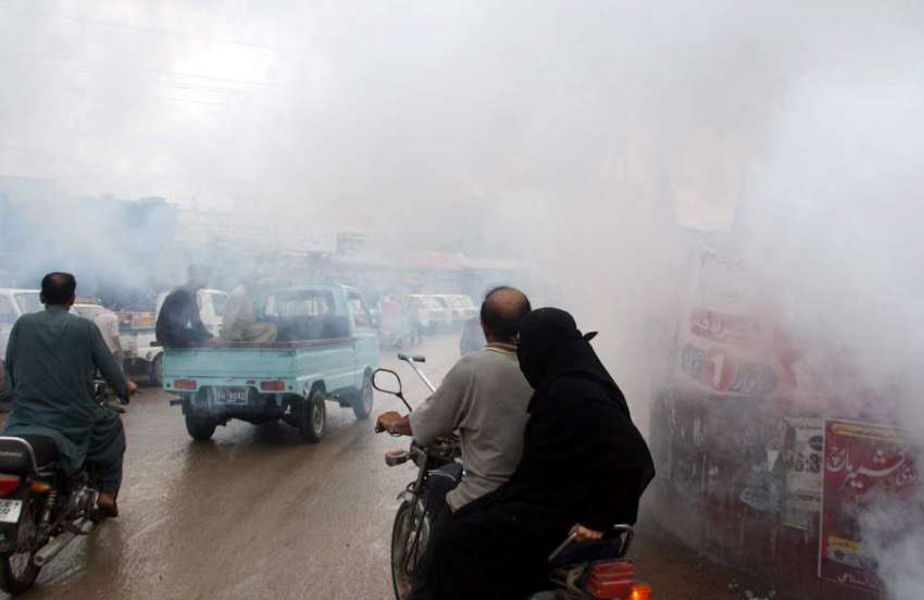 کراچی: اورنگی ٹاؤن کے علاقے کو ڈینگی وائرس سے بچانے کے لئے ..
