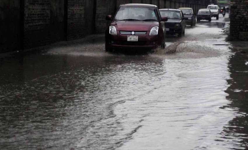 اسلام آباد: وفاقی دارالحکومت میں گزشتہ روز سے جاری بارش ..