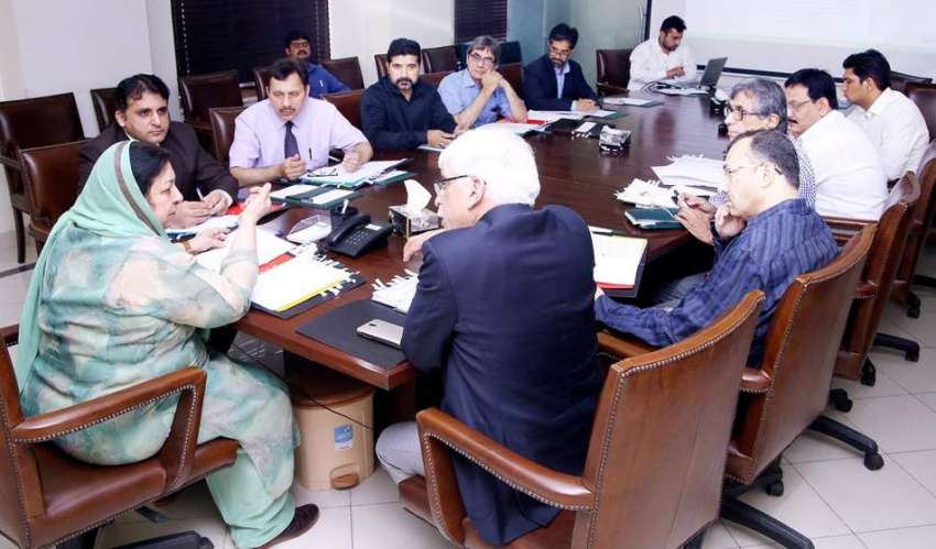 لاہور: صوبائی وزیر صحت ڈاکٹر یاسمین راشد محکمہ سپیشلائزڈ ..