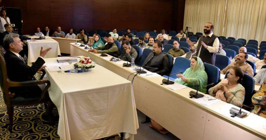 اسلام آباد:مئیرشیخ انصر میٹرو پولیٹن کارپوریشن کے اجلاس ..