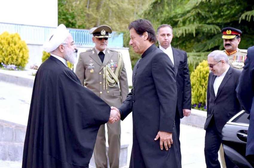 تہران: وزیر اعظم عمران خان کا استقبال کیا جا رہا ہے۔