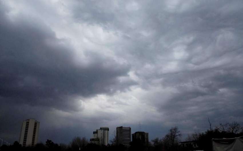 اسلام آباد: وفاقی دارالحکومت میں آسمان پر گہرے بادل چھائے ..