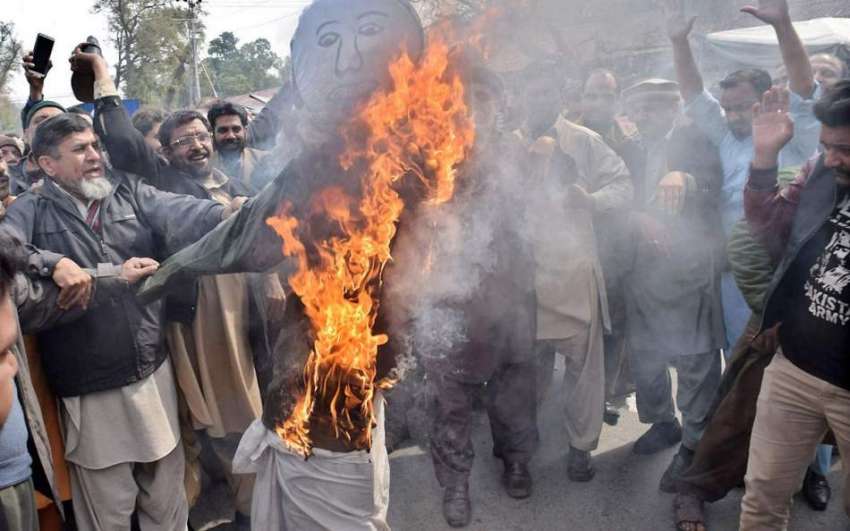 لاہور: پاک فوج سے اظہار یکجہتی اور بھارت کے خلاف نکالی گئی ..
