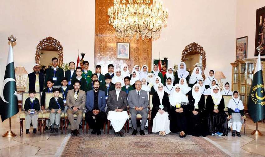اسلام آباد: صدر ڈاکٹر عارف علوی ایوان صدر میں دارارقم اسکول ..