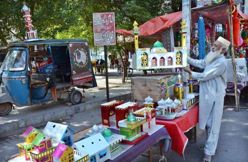 فیصل آباد: امین پور بازار میں صارفین کو راغب کرنے کے لئے ..