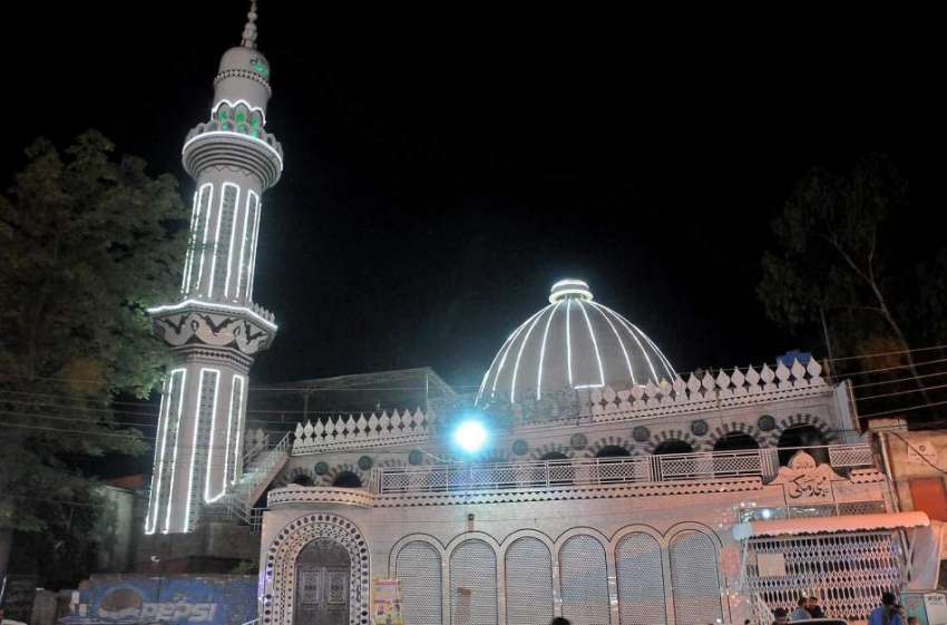 راولپنڈی: جامع مسجد مکی کو شب قدر کے حوالے سے سجایا جا رہا ..