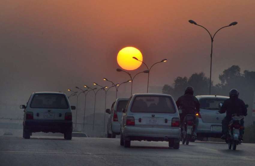 اسلام آباد: وفاقی دارالحکومت میں غروب آفتاب کا پرکشش نظارہ۔