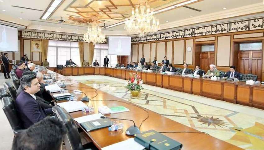 اسلام آباد: وزیر اعظم عمران خان وفاقی کابینہ کے اجلاس کی ..