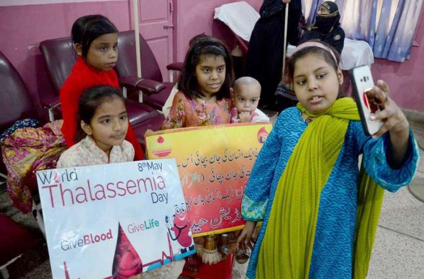 حیدر آباد: تھیلیسیمیا کے عالمی دن کے موقع پر متاثرہ بچے سیلفی ..