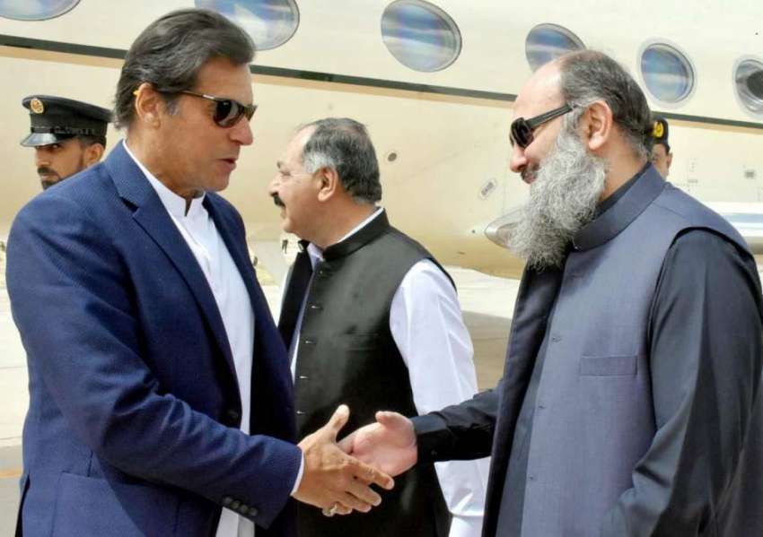 کوئٹہ: وزیر اعظم عمران خان کا کوئٹہ پہنچنے پر وزیر اعلیٰ ..