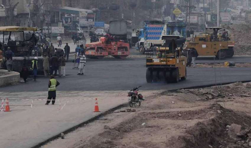 اسلام آباد: سگنل فری ایکسپریس وے کھنہ پل لنک روڈ کی کارپٹنگ ..