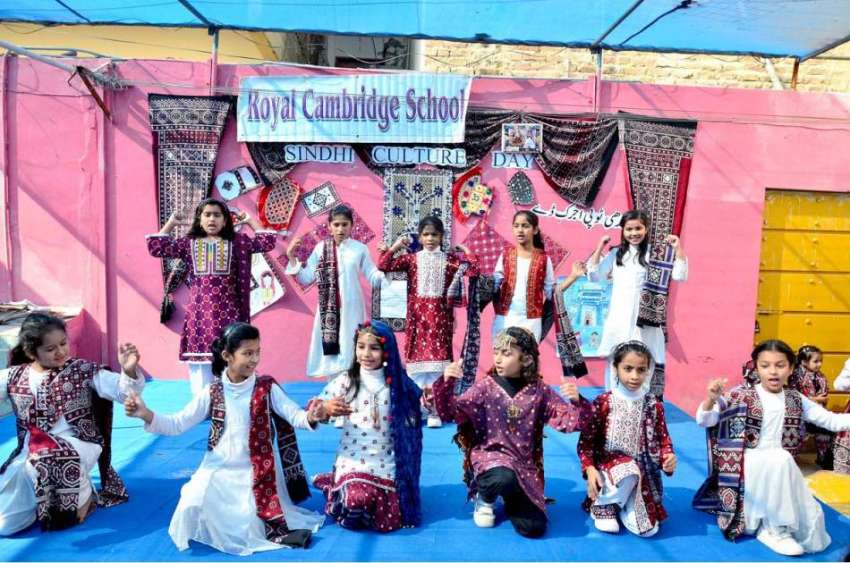 حیدرآباد: رائل کیمبرج اسکول میں سندھی کلچر ڈے منانے کے سلسلے ..