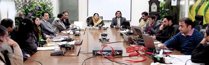 لاہور : صوبائی وزیرصحت ڈاکٹر یاسمین راشدمحکمہ پرائمری اینڈ ..