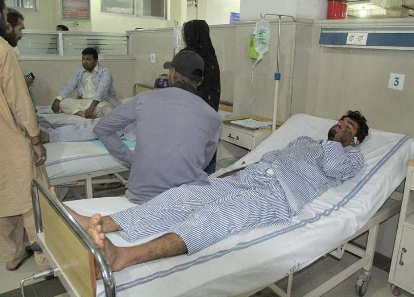 لاہور: داتا دربار کے باہر خود کش حملہ میں زخمی ہونیوالا ایک ..