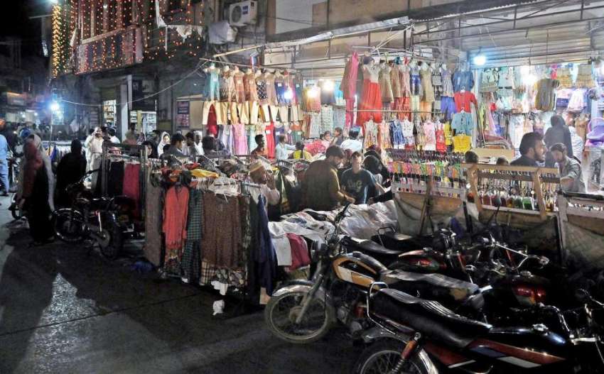 راولپنڈی: بوہڑ بازار میں تجاوزات کے باعث ٹریفک جام رہنما ..