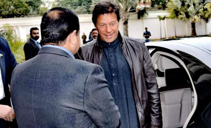 لاہور: وزیر اعظم عمران خان کا لاہور پہنچنے پر وزیر اعلیٰ ..