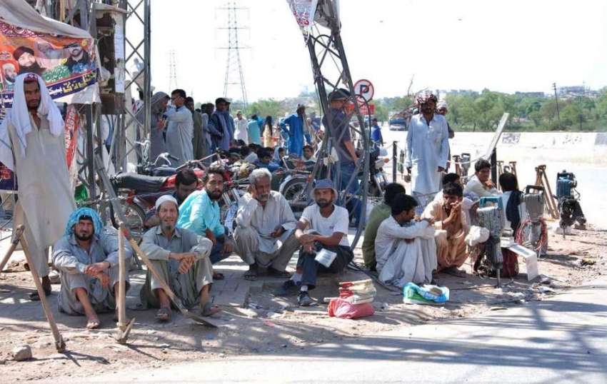 اسلام آباد: وفاقی دارالحکومت میں مزدور اڈے میں دیہاڑی کے ..