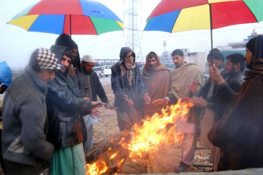 اسلام آباد: وفاقی دارالحکومت ہونیوالی بارش کے باعث سردی ..