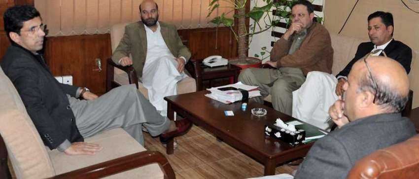 پشاور: صوبائی وزیر بلدیات شہرام خان ترکئی محکمہ بلدیات کے ..