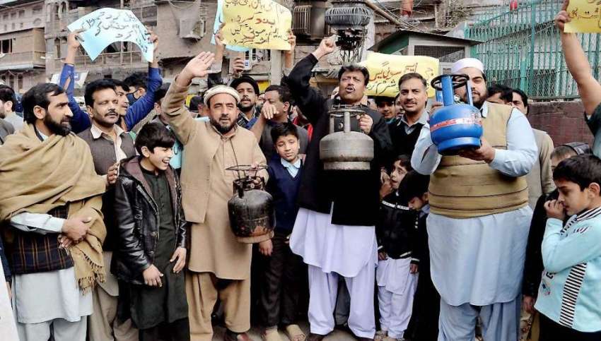 پشاور: رام پورہ گیٹ کے رہائشی محکمہ سوئی گیس کے خلاف احتجاجی ..