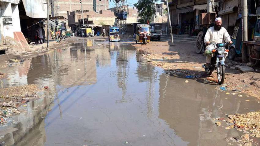 حیدرآباد: گڈس ناکا روڈ پر سیوریج کا پانی جمع ہونے کا نظارہ ..