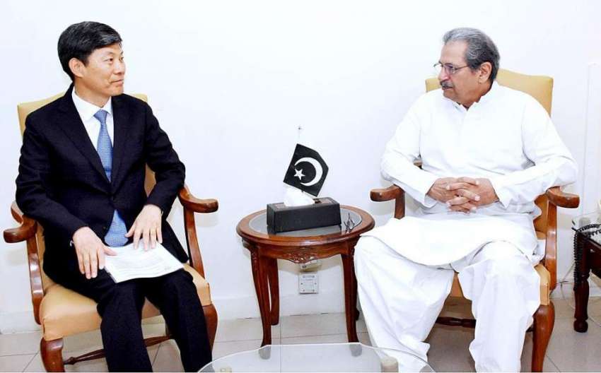 اسلام آباد: وفاقی وزیر تعلیم شفقت محمود سے کوریا کے سفیر ..