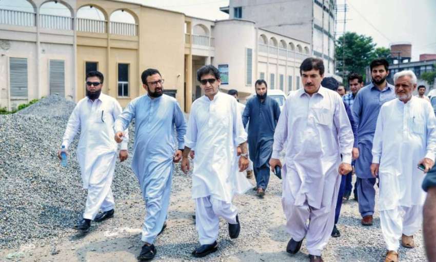 پشاور: سینئر صوبائی وزیر محمد عاطف خان ارباب نیاز سٹیڈیم ..
