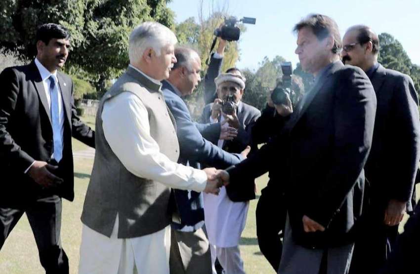 پشاور: وزیر اعظم عمران خان کا صحت انصاف پروگرام کے دوسرے ..
