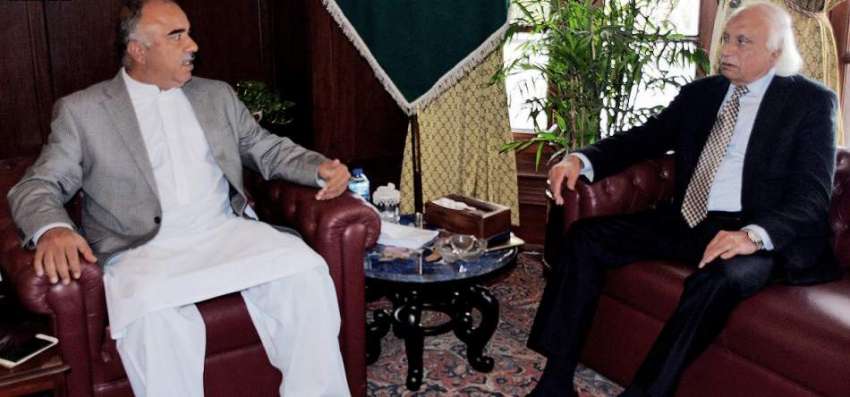 پشاور: گورنر خیبرپختونخوا شاہ فرمان سے ڈائریکٹر پاکستان ..