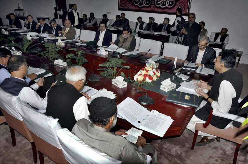 اسلام آباد: وفاقی وزیر خزانہ اسد عمر اعلیٰ سطحی اجلاس کی ..