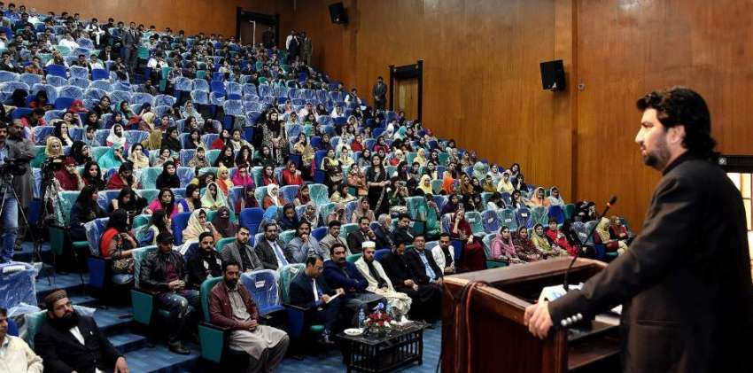 اسلام آباد: پارلیمانی امور کے وزیر مملکت علی محمد خان بیکن ..