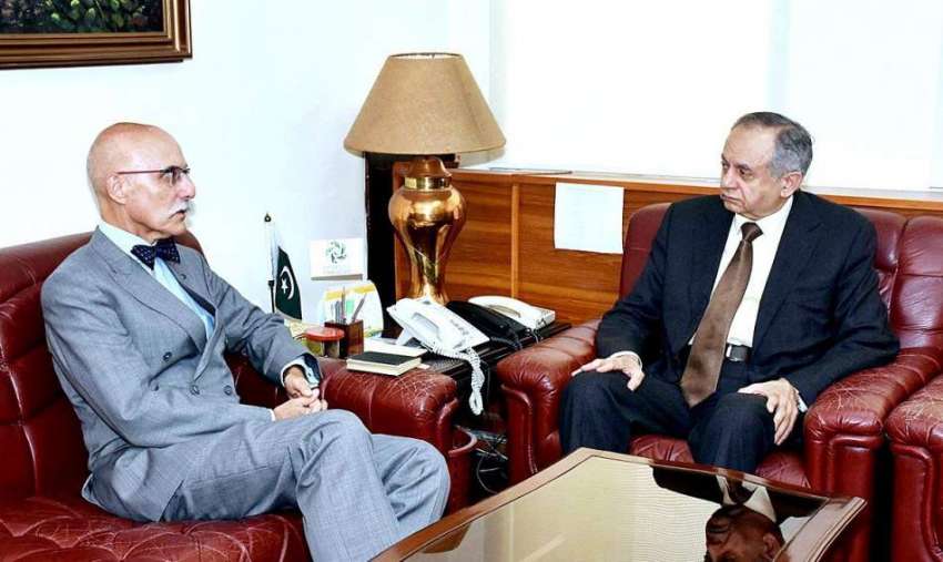 اسلام آباد: وزیر اعظم کے معاون خصوصی برائے ٹیکسٹائل، انڈسٹری ..