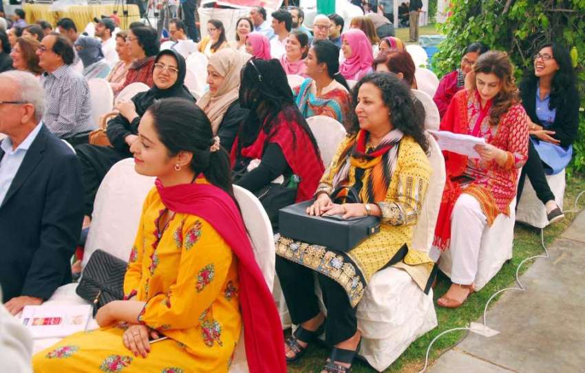 کراچی: اردو تھیٹر کے زیر اہتمام لٹریچر فیسٹیول کے دوران ..