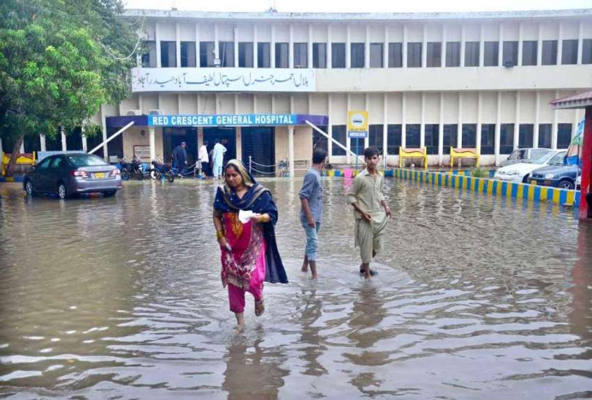 حیدر آباد: شہر میں ہونے والی موسلا دھار بارش کے بعد ہلال ..