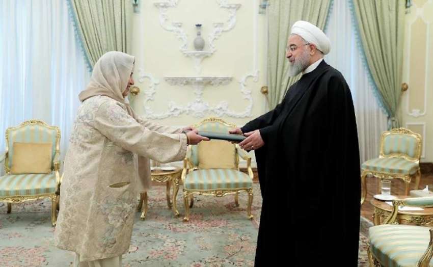 تہران: ایران میں پاکستان کی سفیر رفعت مسعود صدر ڈاکٹر روحانی ..