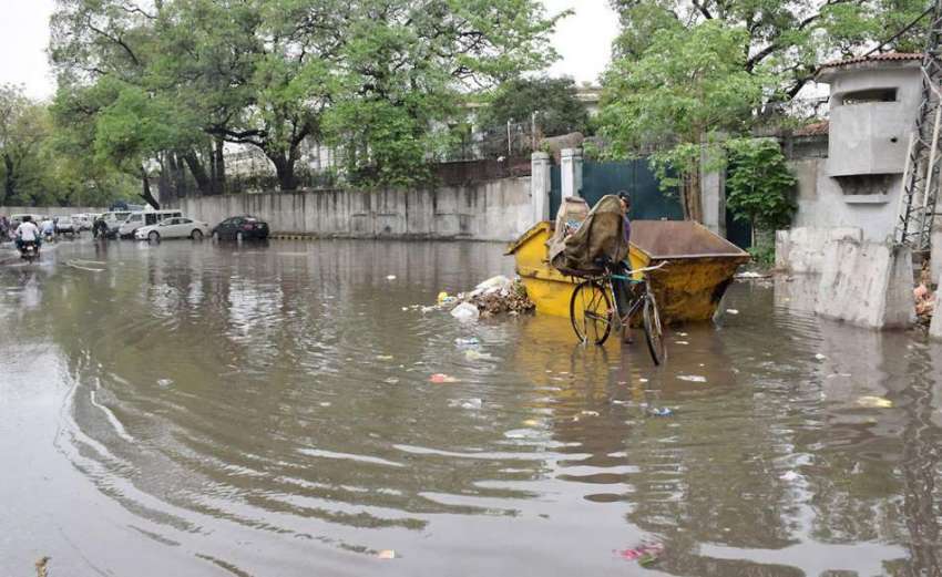 لاہور: صوبائی دارالحکومت میں ہونیوالی بارش کے بعد واپڈا ..
