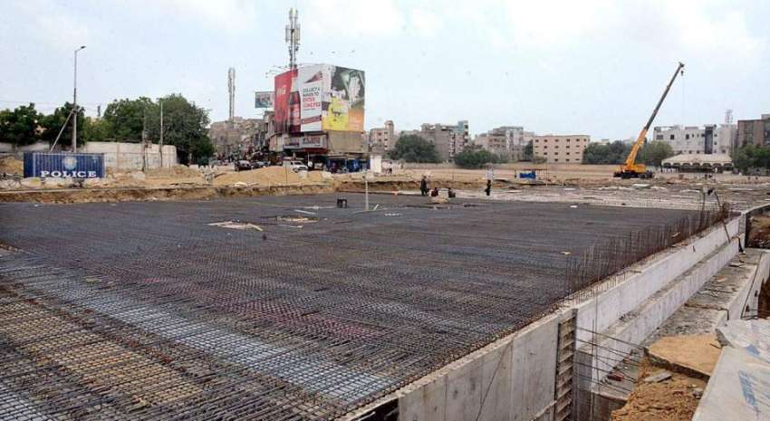 کراچی: شہری کراچی میں گرین لائن بس پراجیکٹ کے تعمیراتی کام ..