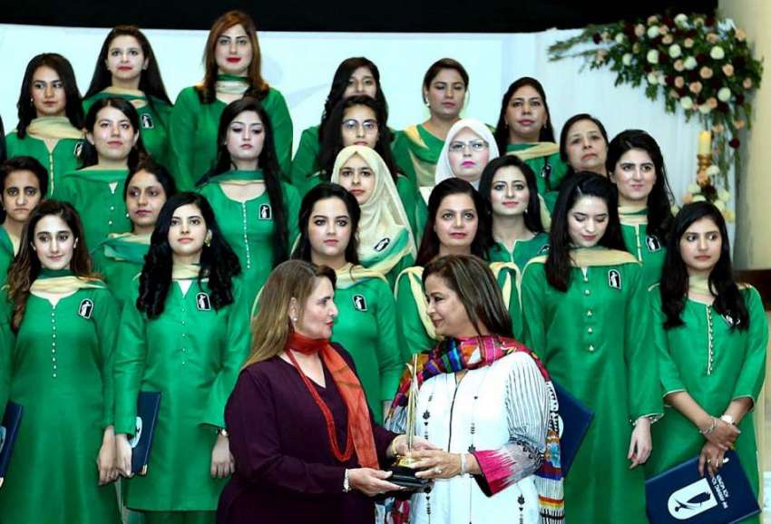 اسلام آباد:خاتون اول بیگم شمییم علوی کو بیگم ائیر چیف مارشل ..