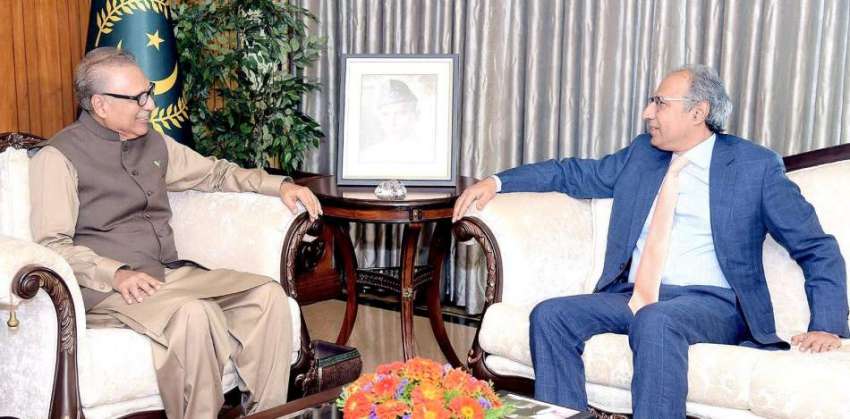 اسلام آباد: صدر مملکت ڈاکٹر عارف علوی سے مشیر خزانہ ڈاکٹر ..