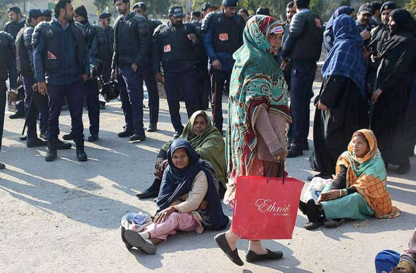 اسلام آباد: سینیٹری کارکنوں نے میٹرو پولیٹن کارپوریشن اسلام ..